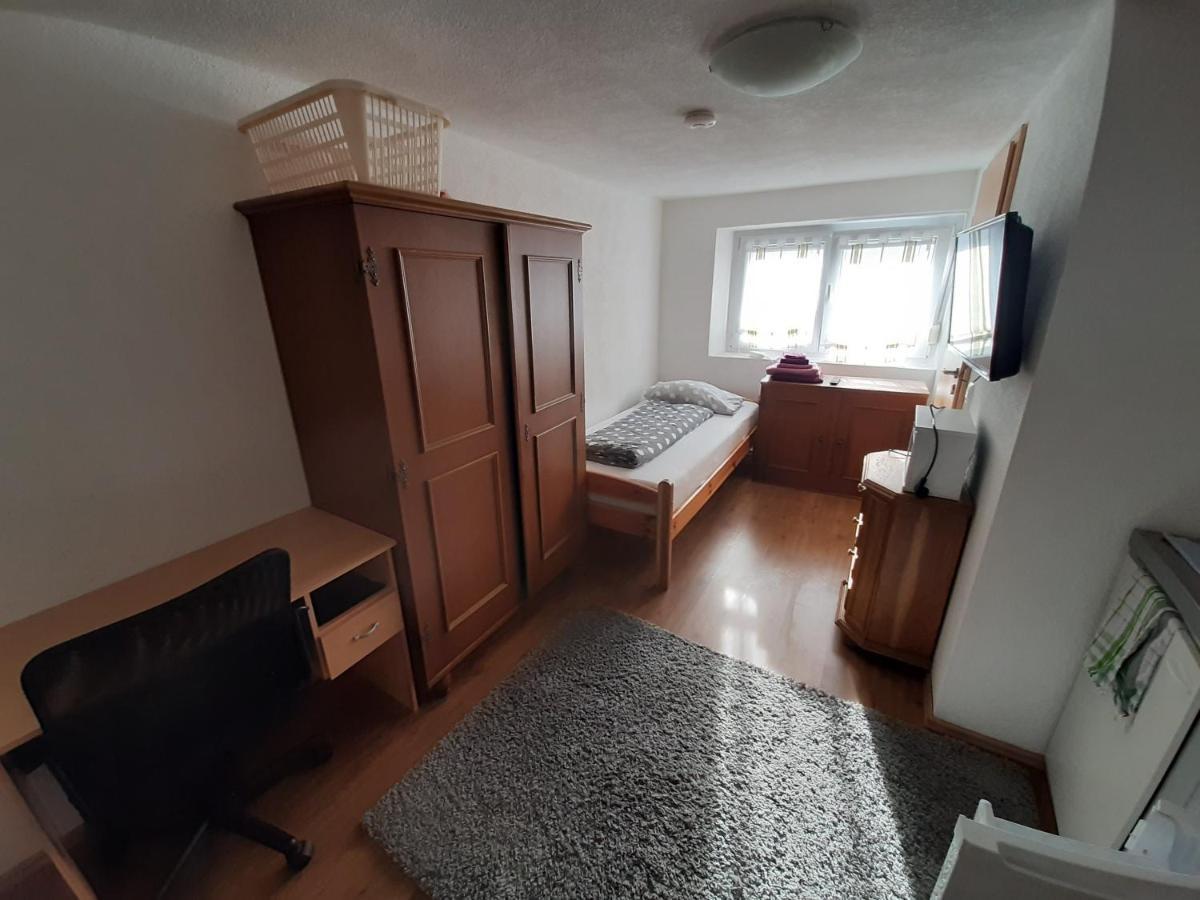 Biberach-Riss-Zimmer-Frei, Einzel-Zimmer Bad Kueche Birkenhard Екстериор снимка