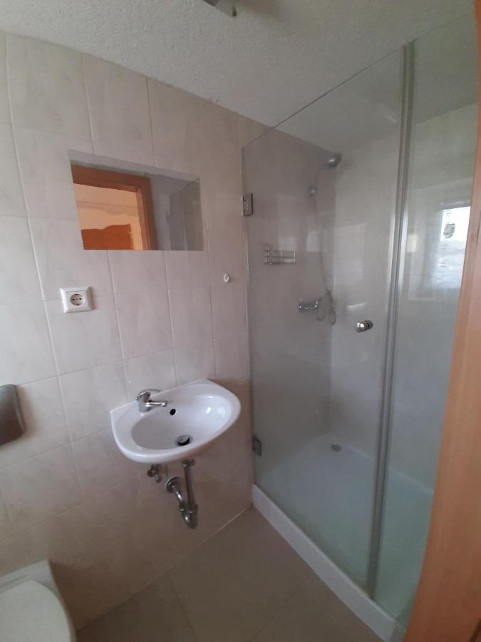Biberach-Riss-Zimmer-Frei, Einzel-Zimmer Bad Kueche Birkenhard Екстериор снимка