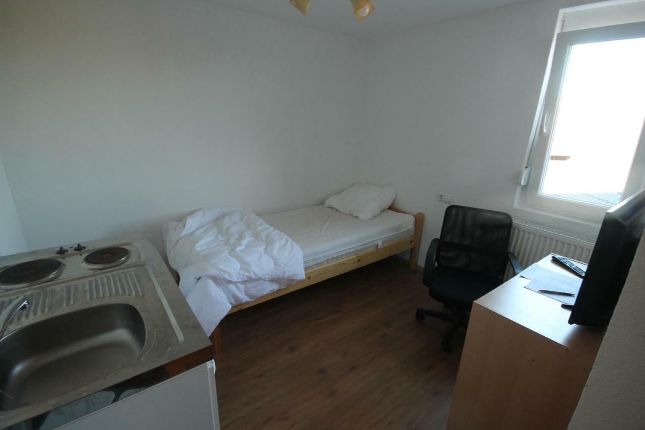 Biberach-Riss-Zimmer-Frei, Einzel-Zimmer Bad Kueche Birkenhard Екстериор снимка