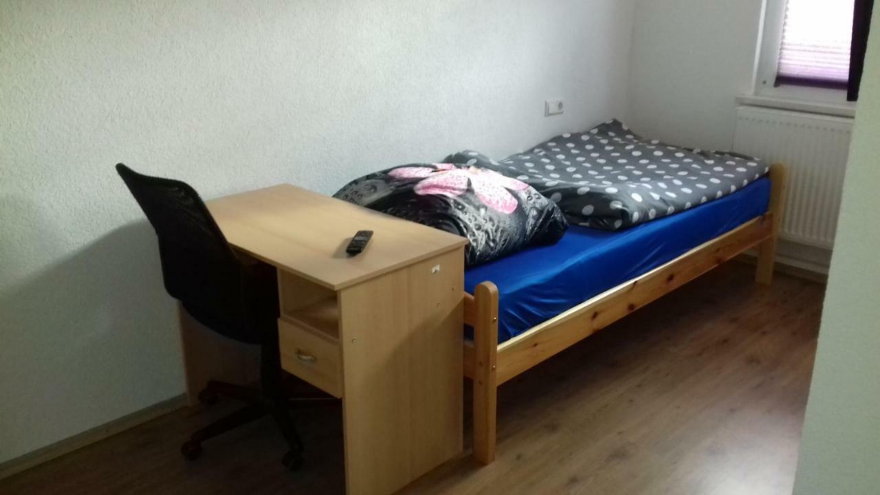 Biberach-Riss-Zimmer-Frei, Einzel-Zimmer Bad Kueche Birkenhard Стая снимка