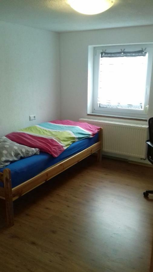 Biberach-Riss-Zimmer-Frei, Einzel-Zimmer Bad Kueche Birkenhard Стая снимка